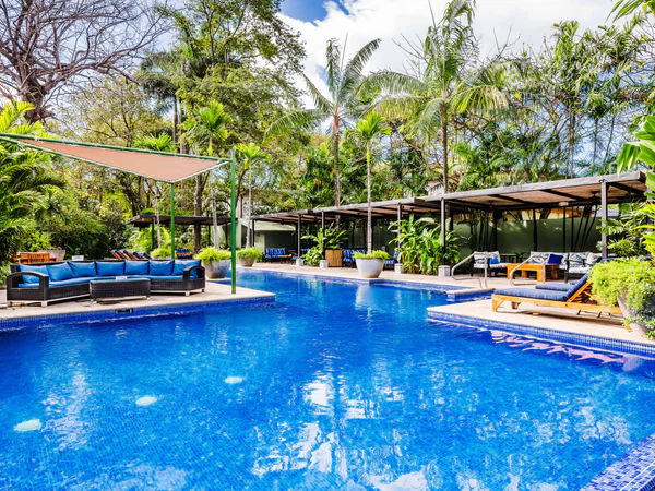 Exquisite Tropical Oasis con Lujoso junto una la Piscina Retiro
