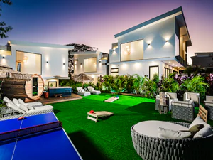 Exquisite Exterior Oasis con Lujoso Amenities